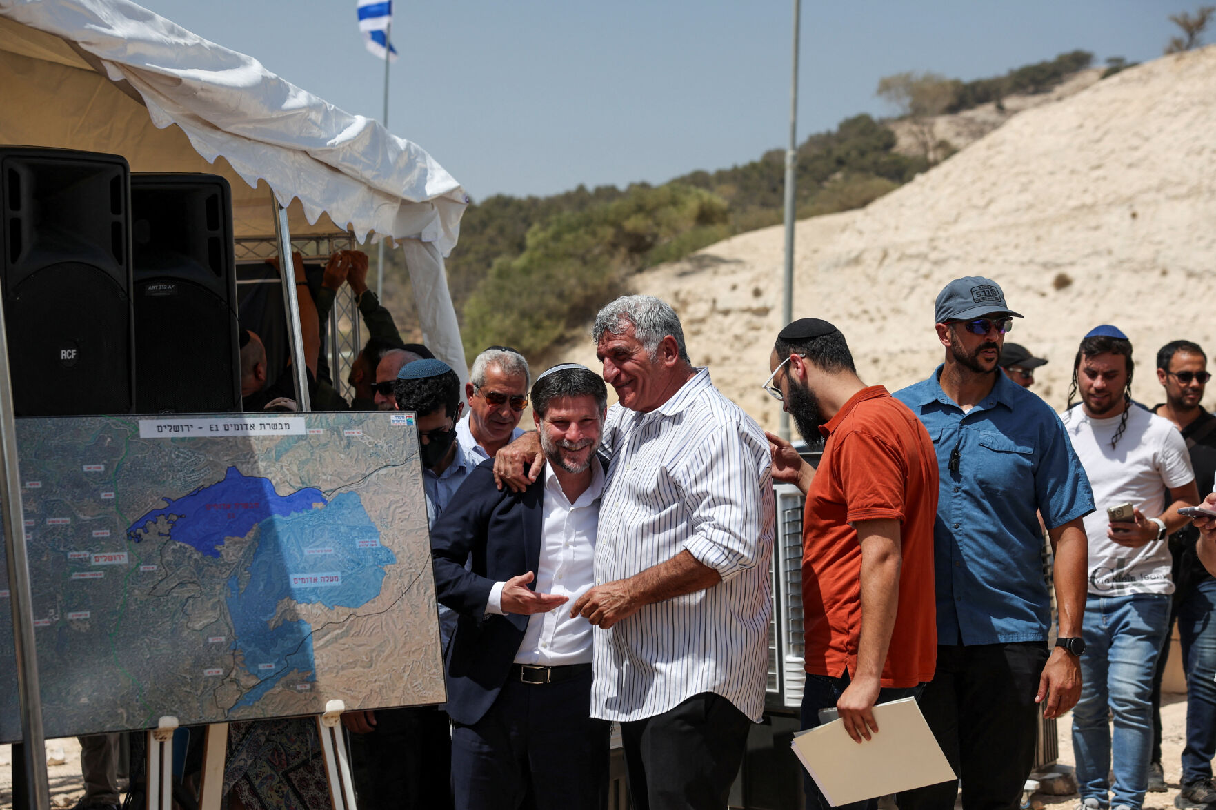 Israel announces a settlement project that critics say will effectively cut the West Bank in 2